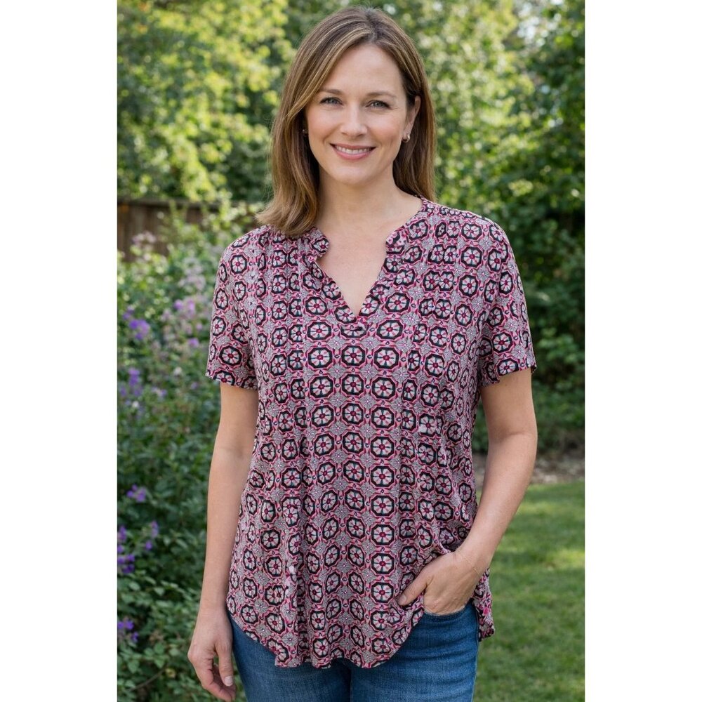 Westport Women's size Large Blue Red Blouse V-neck
